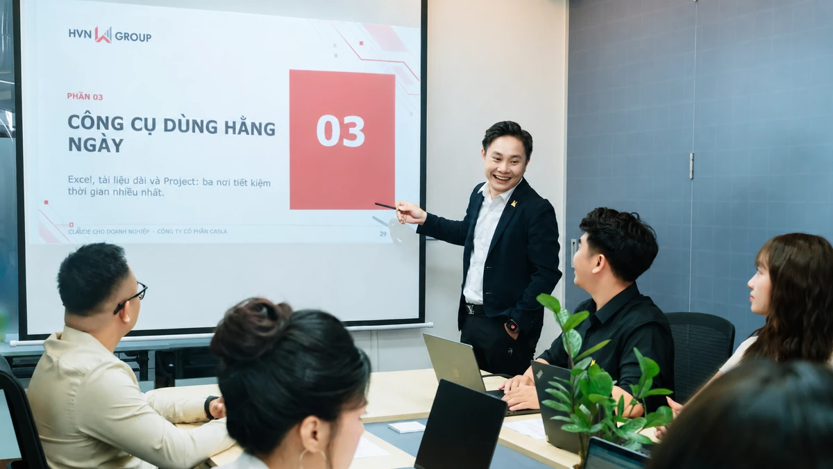 Buổi đào tạo Claude với slide Công cụ dùng hằng ngày